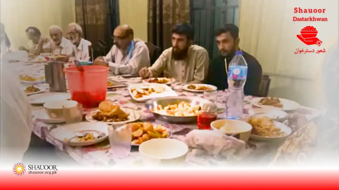 With young children by her side, Rubina is in urgent need of basic supplies to rebuild her life.